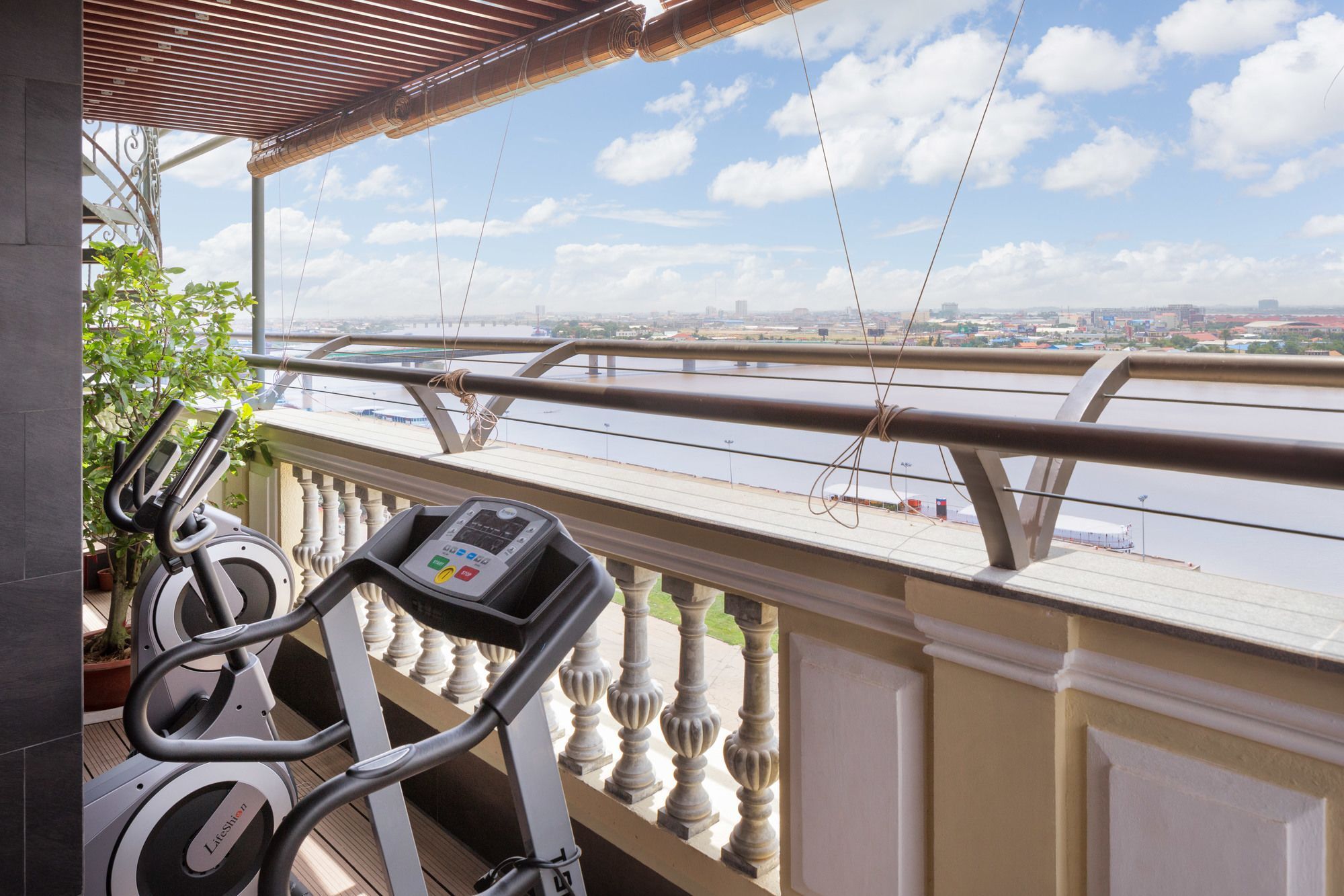 Lcs Hotel & Apartment Phnom Penh Luaran gambar